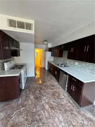 Photo #1: 2627015 Listing