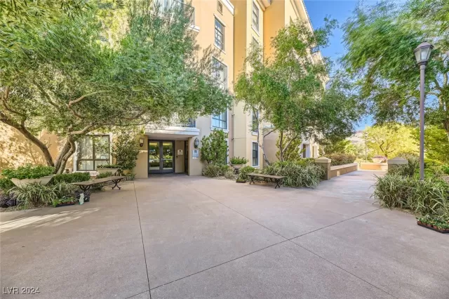 MLS: 2627027 Condo For Sale