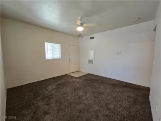Photo #5: 2627037 Listing