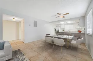 Photo #3: 2627109 Listing