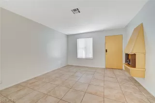 Photo #5: 2627109 Listing