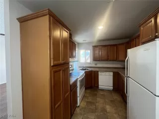 Photo #3: 2627131 Listing 