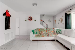 Photo #5: 2627192 Listing 