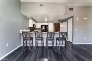 Photo #4: 2627199 Listing