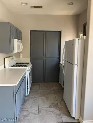 Photo #5: 2627201 Listing