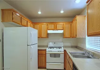 Photo #4: 2627232 Listing