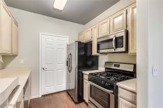 Photo #4: 2627333 Listing