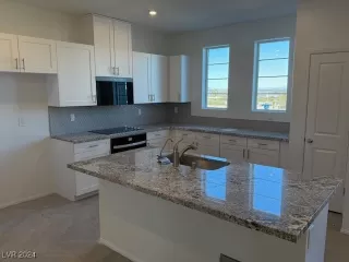 Photo #4: 2627343 Listing