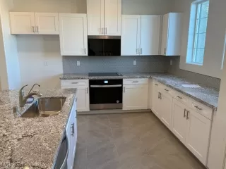 Photo #5: 2627343 Listing