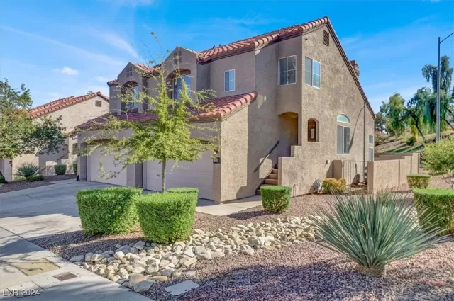 MLS: 2627363 Condo For Sale