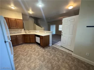 Photo #1: 2627419 Listing 