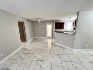 Photo #4: 2627480 Listing