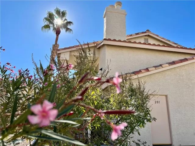 MLS: 2627505 Condo For Sale