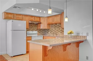 Photo #3: 2627505 Listing