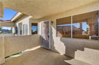 Photo #5: 2627505 Listing