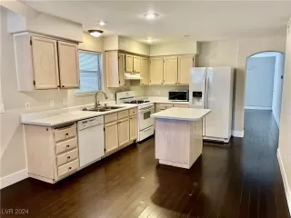 Photo #3: 2627548 Listing 