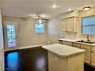 Photo #4: 2627548 Listing 