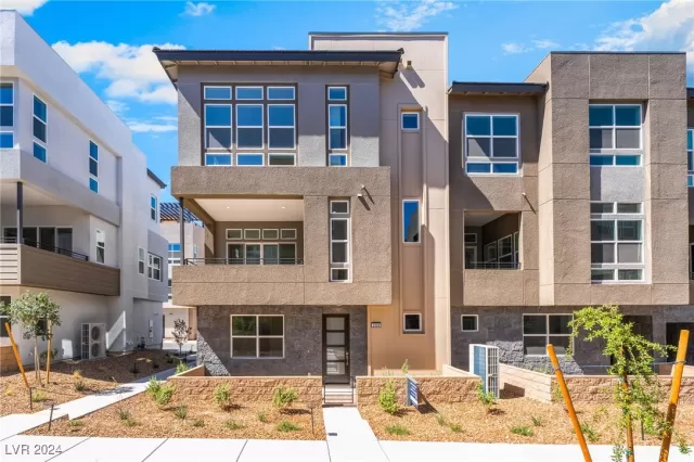 MLS: 2627586 Condo For Sale