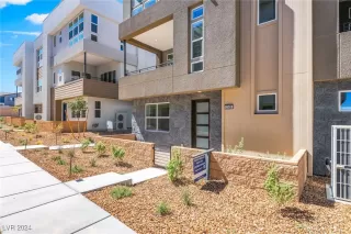 Photo #1: 2627586 Listing