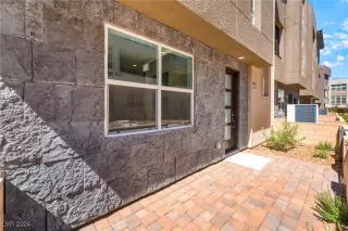 Photo #2: 2627586 Listing