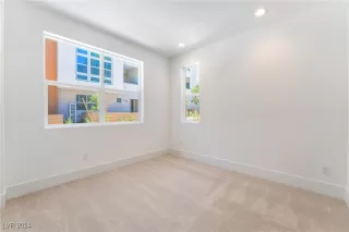 Photo #6: 2627586 Listing