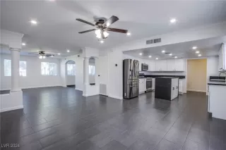 Photo #6: 2627611 Listing
