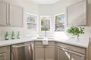 Photo #4: 2627621 Listing 