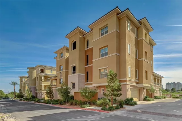 MLS: 2627677 Condo For Sale