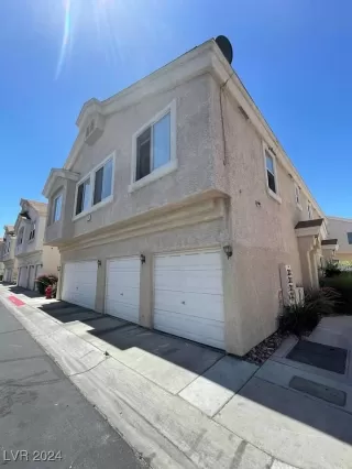 Photo #1: 2627749 Listing 