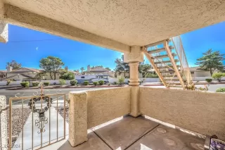 Photo #4: 2627767 Listing