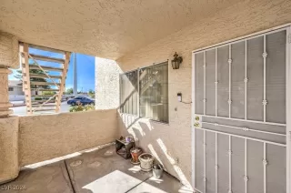 Photo #5: 2627767 Listing