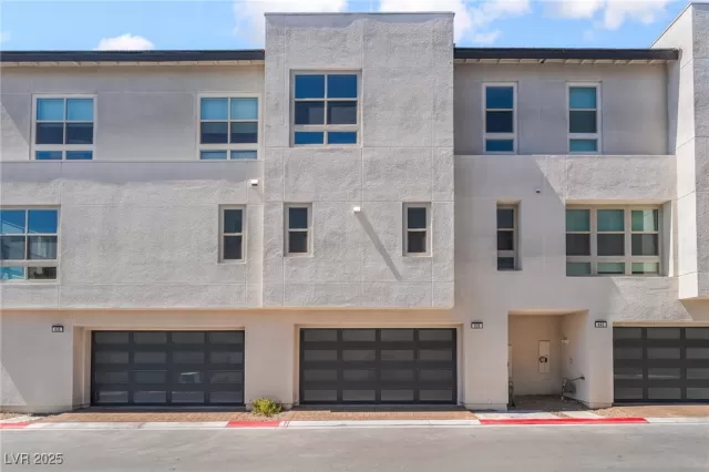 MLS: 2627776 Condo For Sale