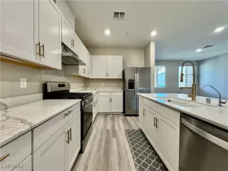 Photo #4: 2627798 Listing 