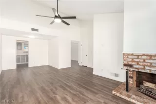 Photo #5: 2627862 Listing