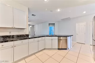 Photo #6: 2627883 Listing 