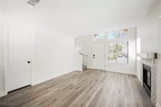 Photo #3: 2627888 Listing