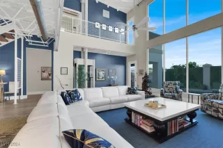 Photo #5: 2627905 Listing