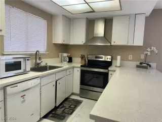 Photo #5: 2627909 Listing 