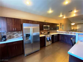 Photo #4: 2627975 Listing 