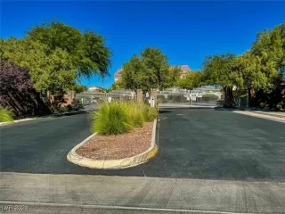 Photo #5: 2627981 Listing 