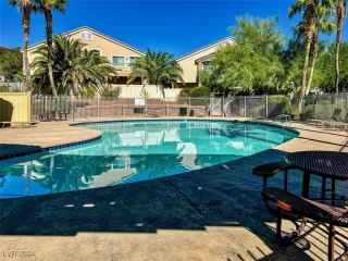 Photo #6: 2627981 Listing 