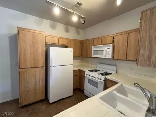 Photo #3: 2627986 Listing 