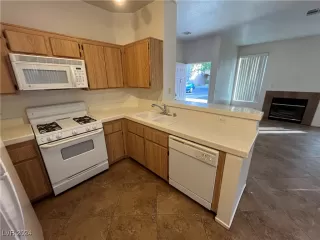 Photo #4: 2627986 Listing 