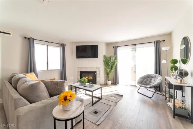 MLS: 2627993 Condo For Sale