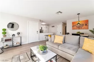 Photo #3: 2627993 Listing 