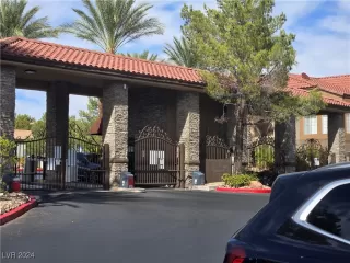 Photo #2: 2628043 Listing 