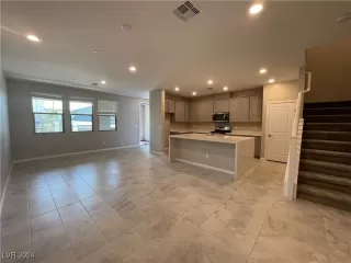 Photo #2: 2628070 Listing 