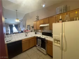 Photo #5: 2628072 Listing 