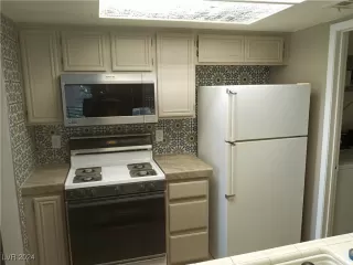 Photo #5: 2628125 Listing 