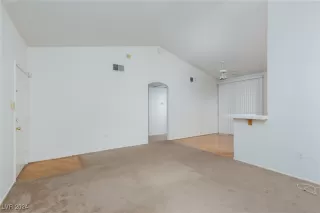 Photo #4: 2628244 Listing 